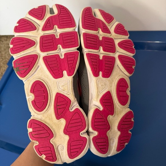 Brooks Anthem Women’s Running Shoes Sneakers Gray Pink Size 9.5 - Picture 8 of 8